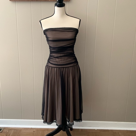 Shape FX cocktail formal dress black mesh over nude lining size 6 GUC - Picture 3 of 16